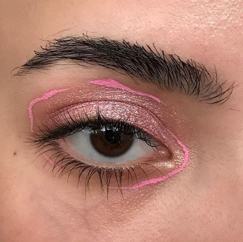 Fashion Graphic eyeliner