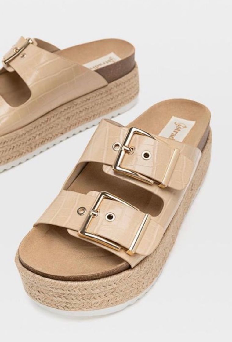 Social Sandalias Flatform Yute Grabadas from Stradivarius on 21 Buttons