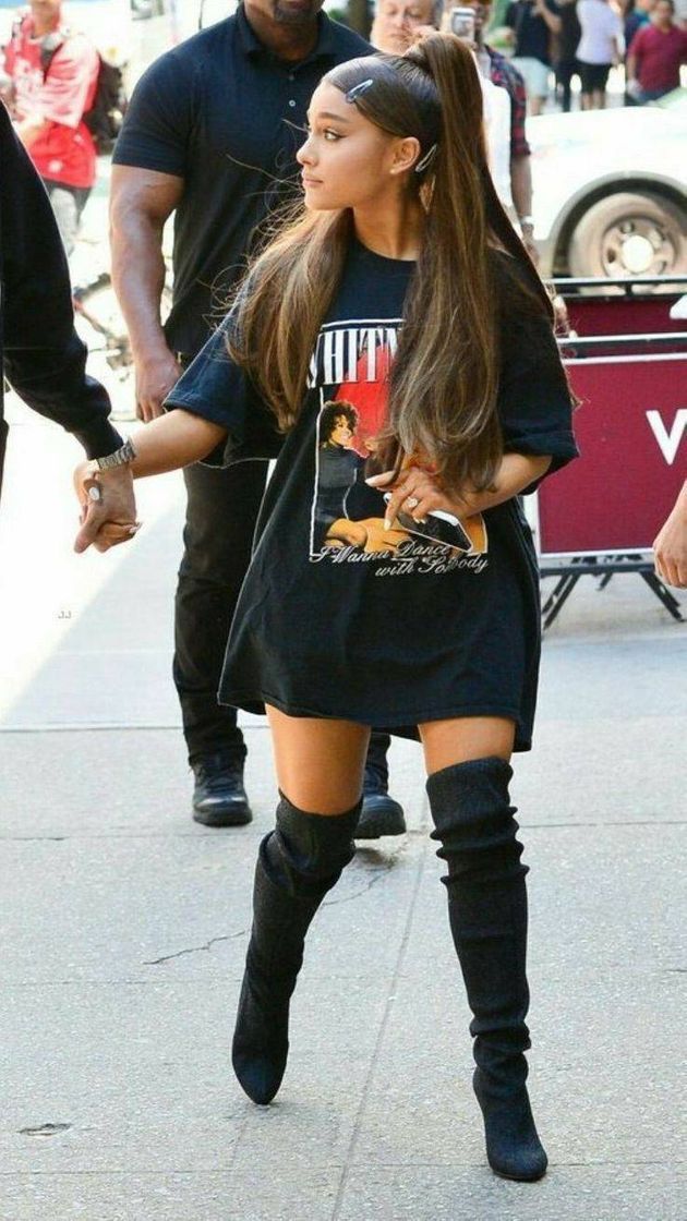 Fashion Ariana outfit