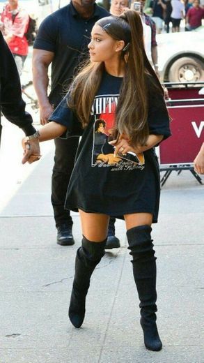 Ariana outfit