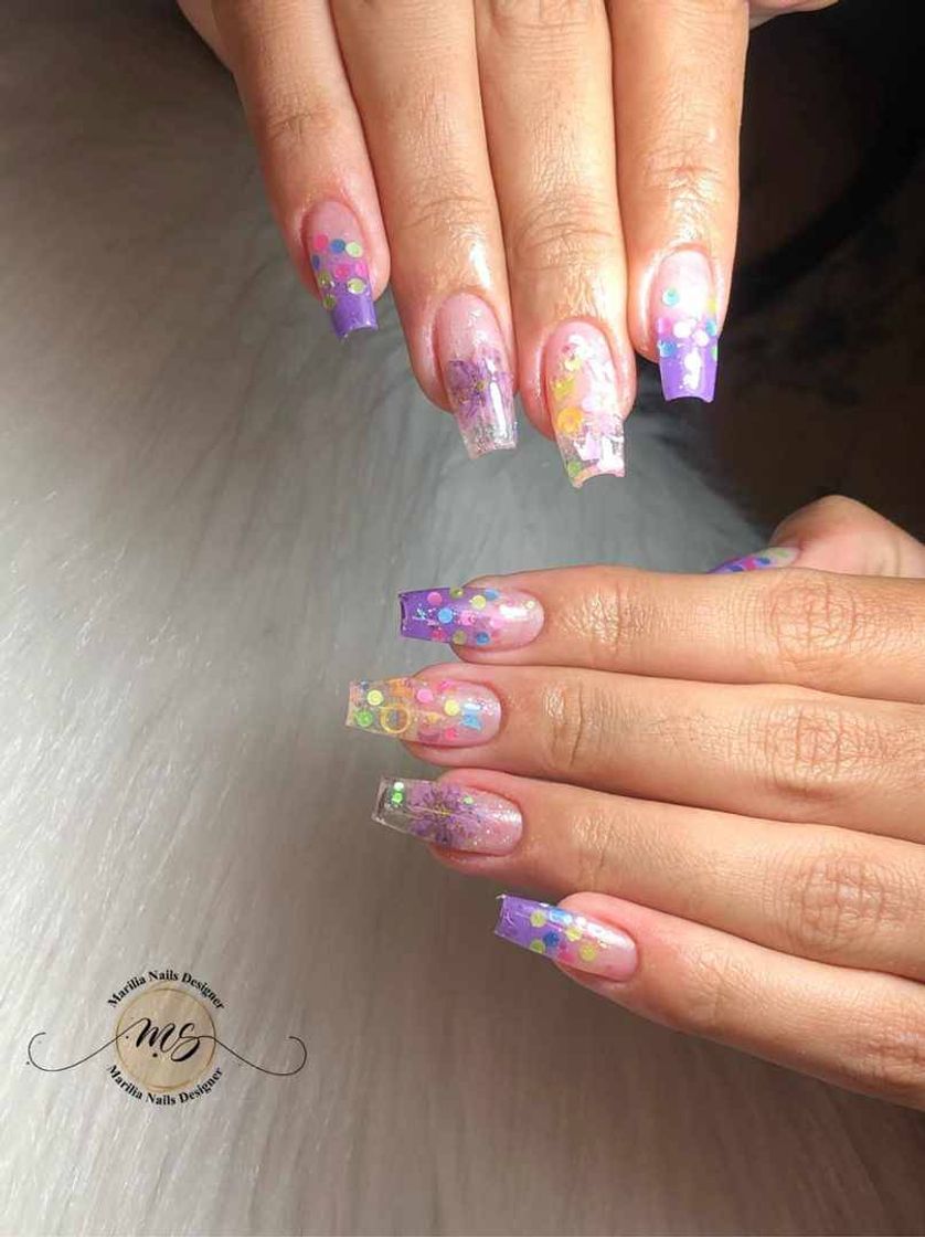 Moda Unhas de Gel e Encapsulada.