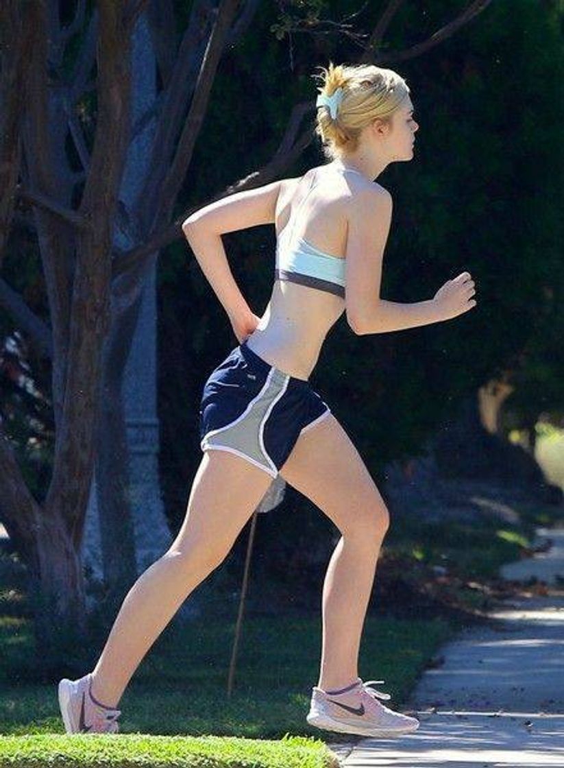 Moda Elle fanning exercises