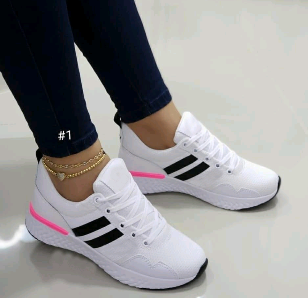 Moda Tênis feminino boost esportivo leve para caminhada e academia cores branco e preto em promoção por tempo limitado 