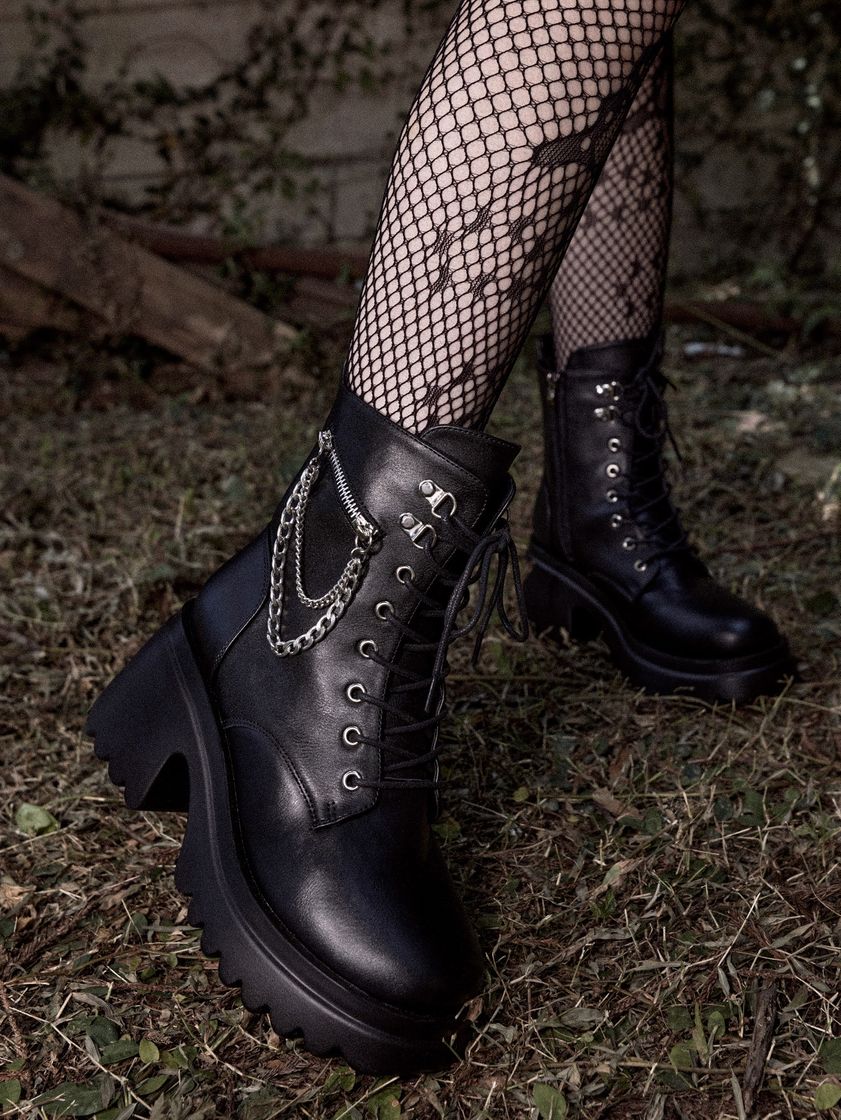 Moda ROMWE Goth Botas de combate Fecho eclair & Decoração de corrente Frente com cadarço