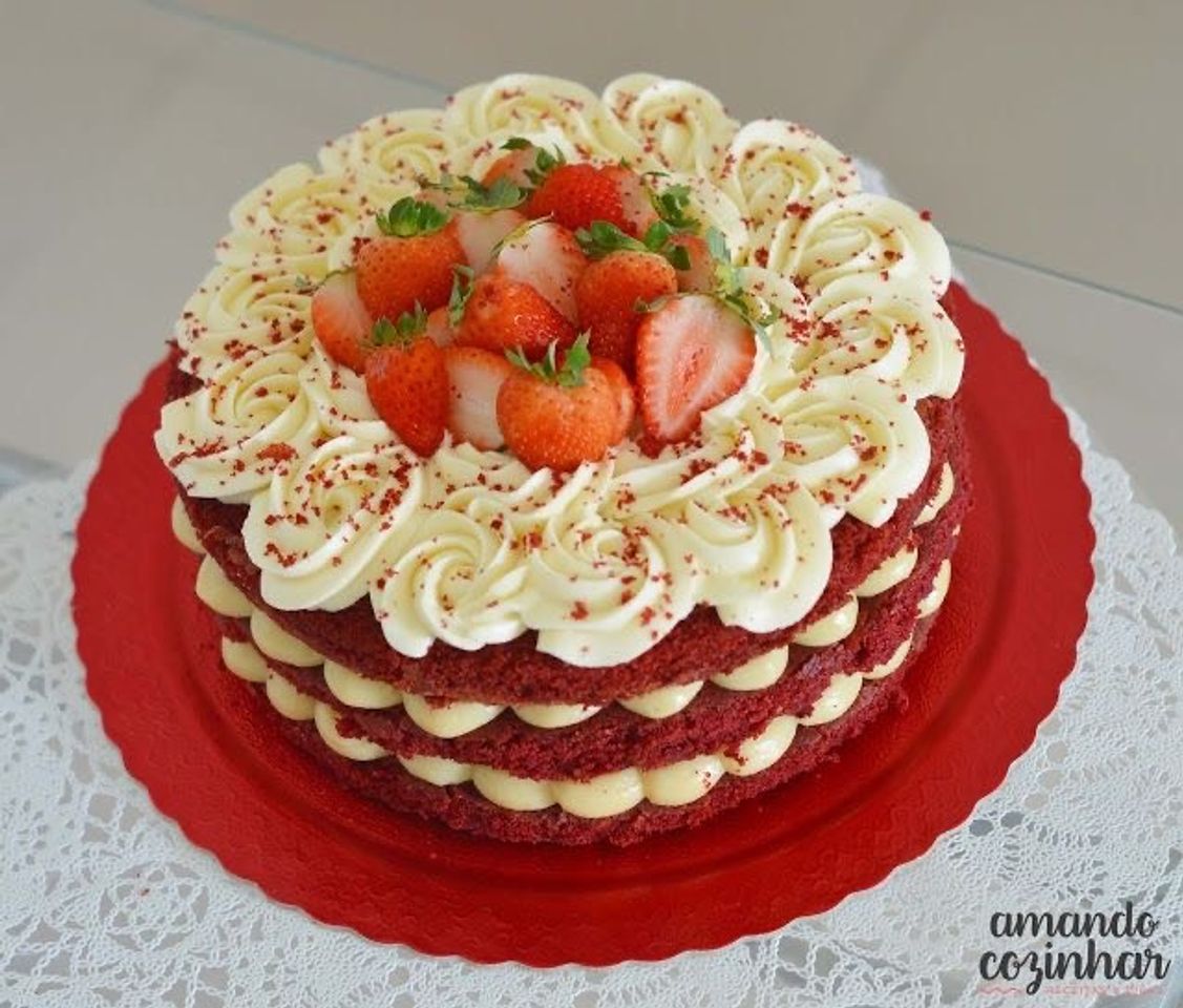 Fashion Naked cake red velvet com morangos 🍓 