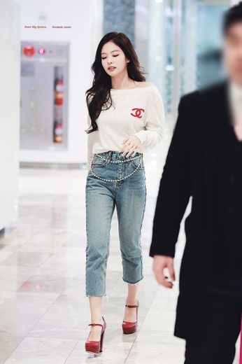 Jennie OUTFIT