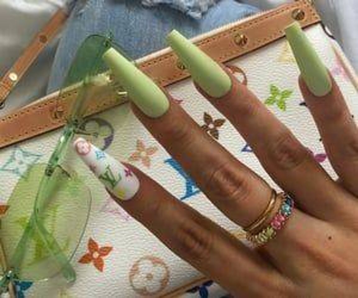 Social Nails Louis Vuitton