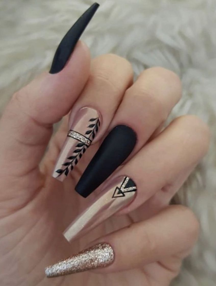 Moda Nails 