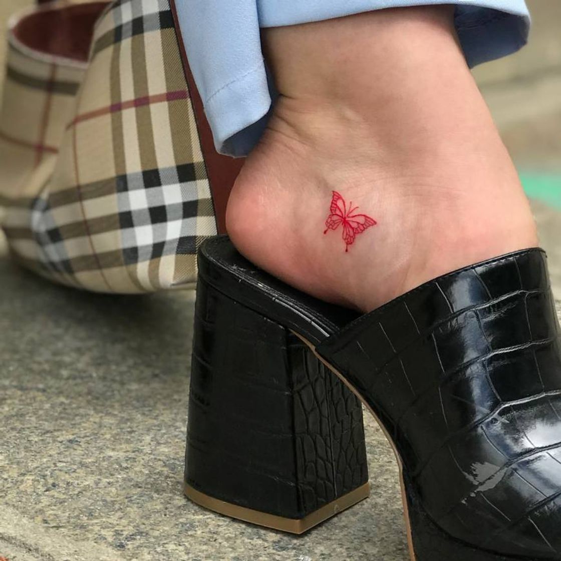 Social tatuagem de borboleta