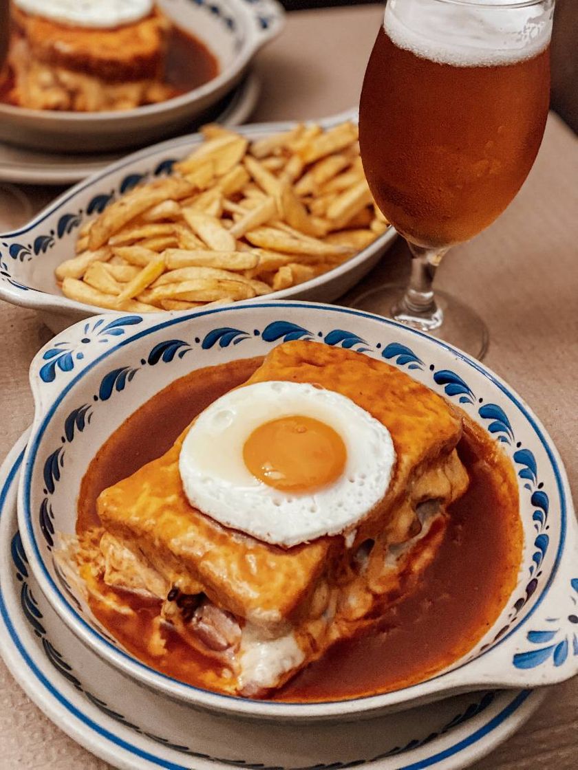 Yuko Tavern, Porto
