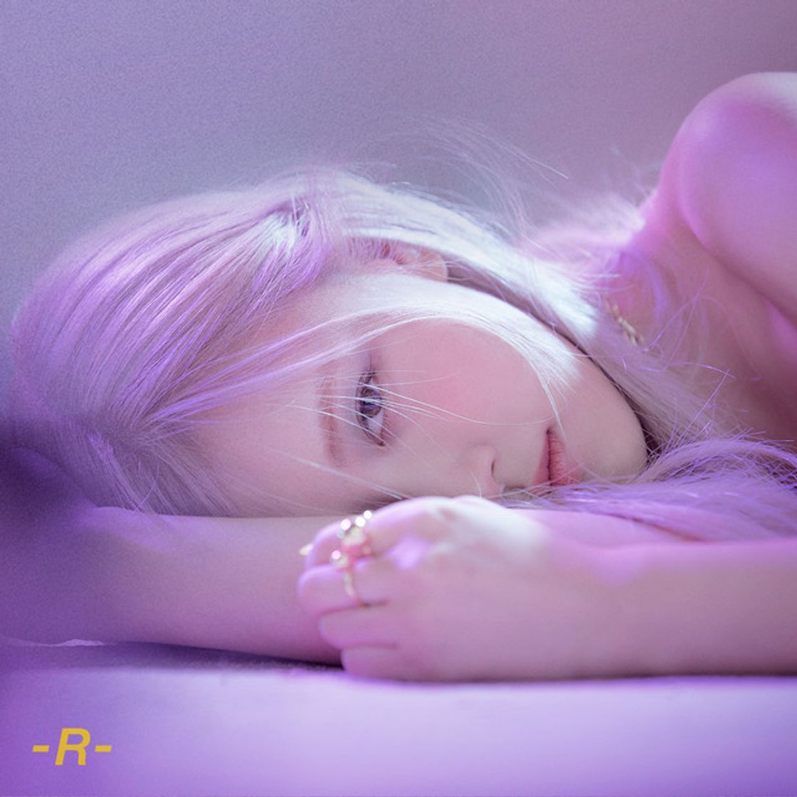 Canción On The Ground - ROSÉ