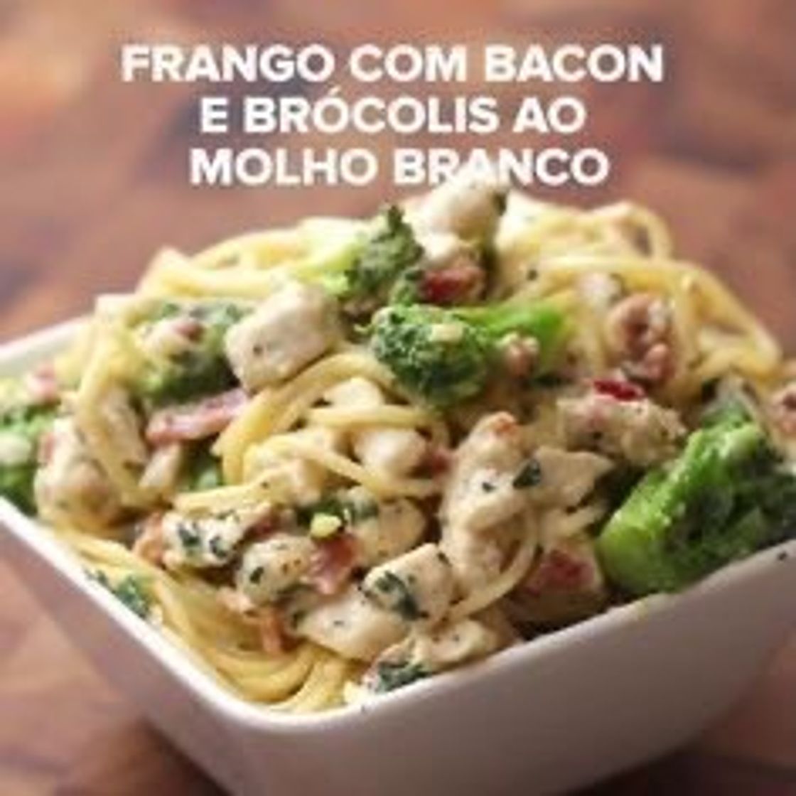 Fashion Massa com frango, bacon e brócolis 💛