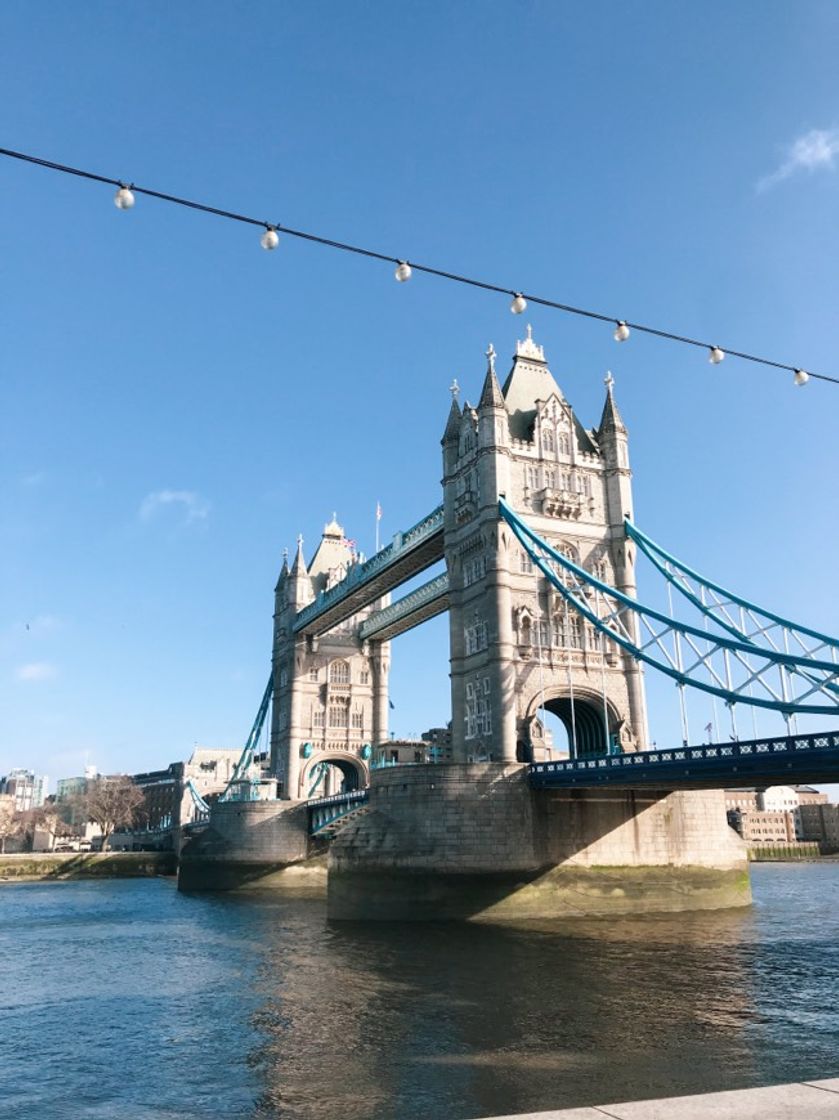 Fashion Tower Bridge -Londres