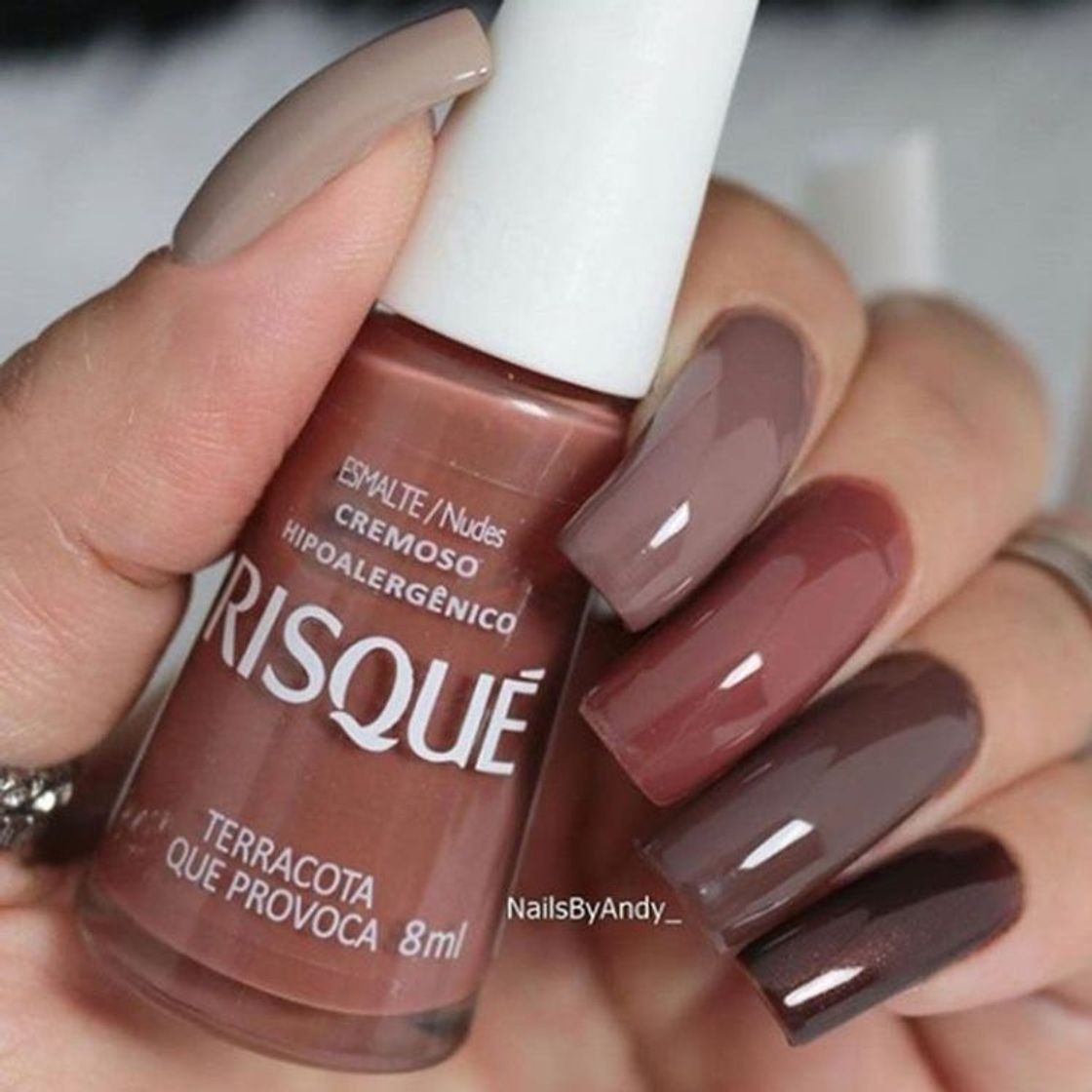 Moda Unhas nude risqué 