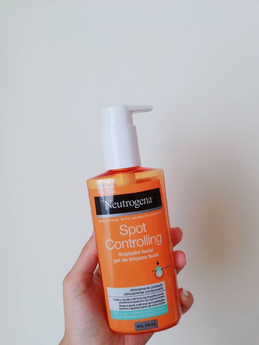 Lugar Neutrogena Spot Controlling Acne Limpiador