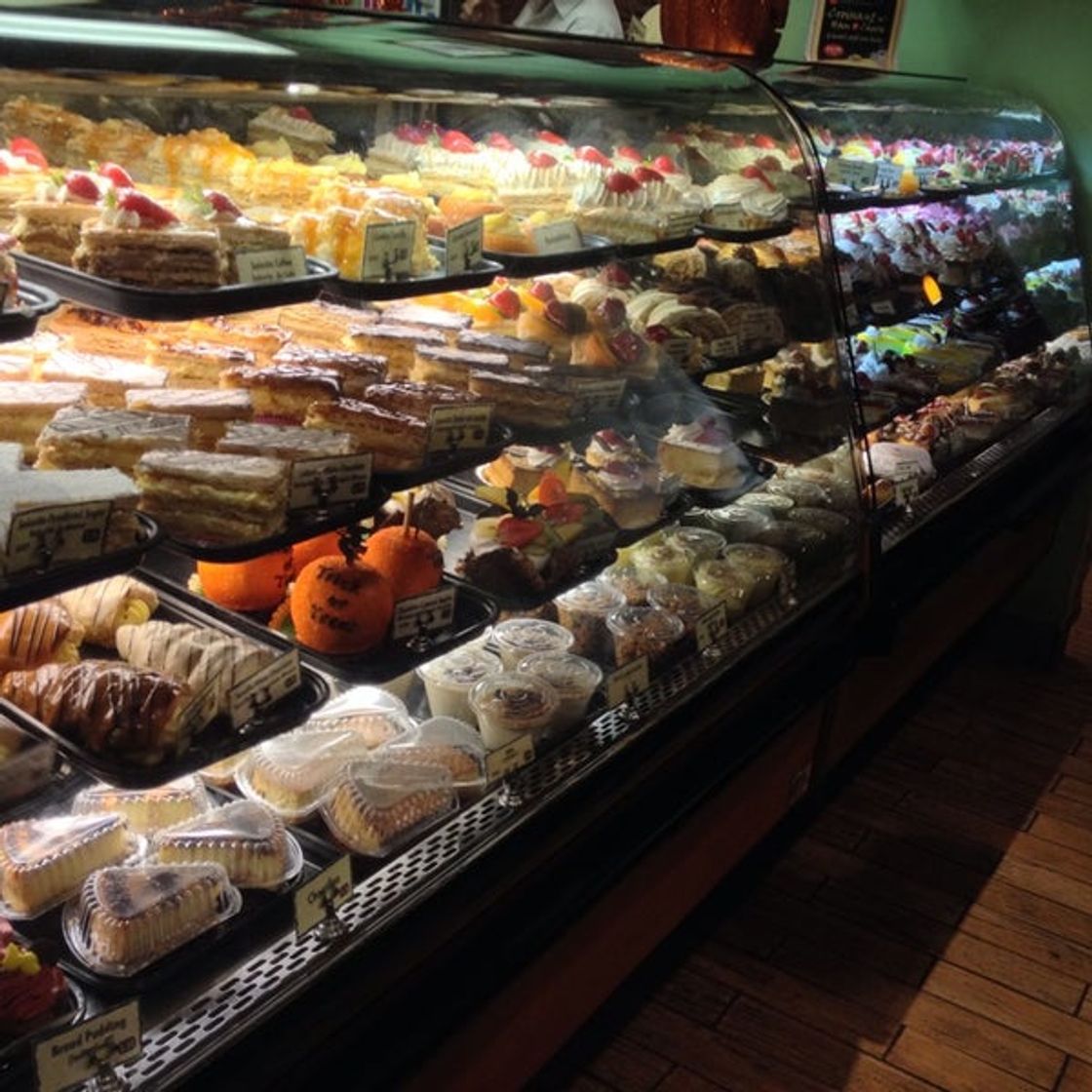 Restaurantes Tropicana Bakery & Cuban Cafe