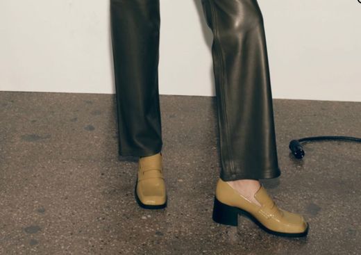 HEELED LOAFERS - Camel Brown |