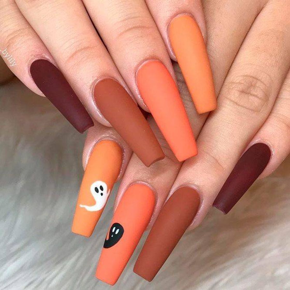 Fashion Unhas com fantasma 