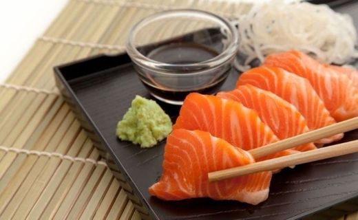 Sashimi de salmão 