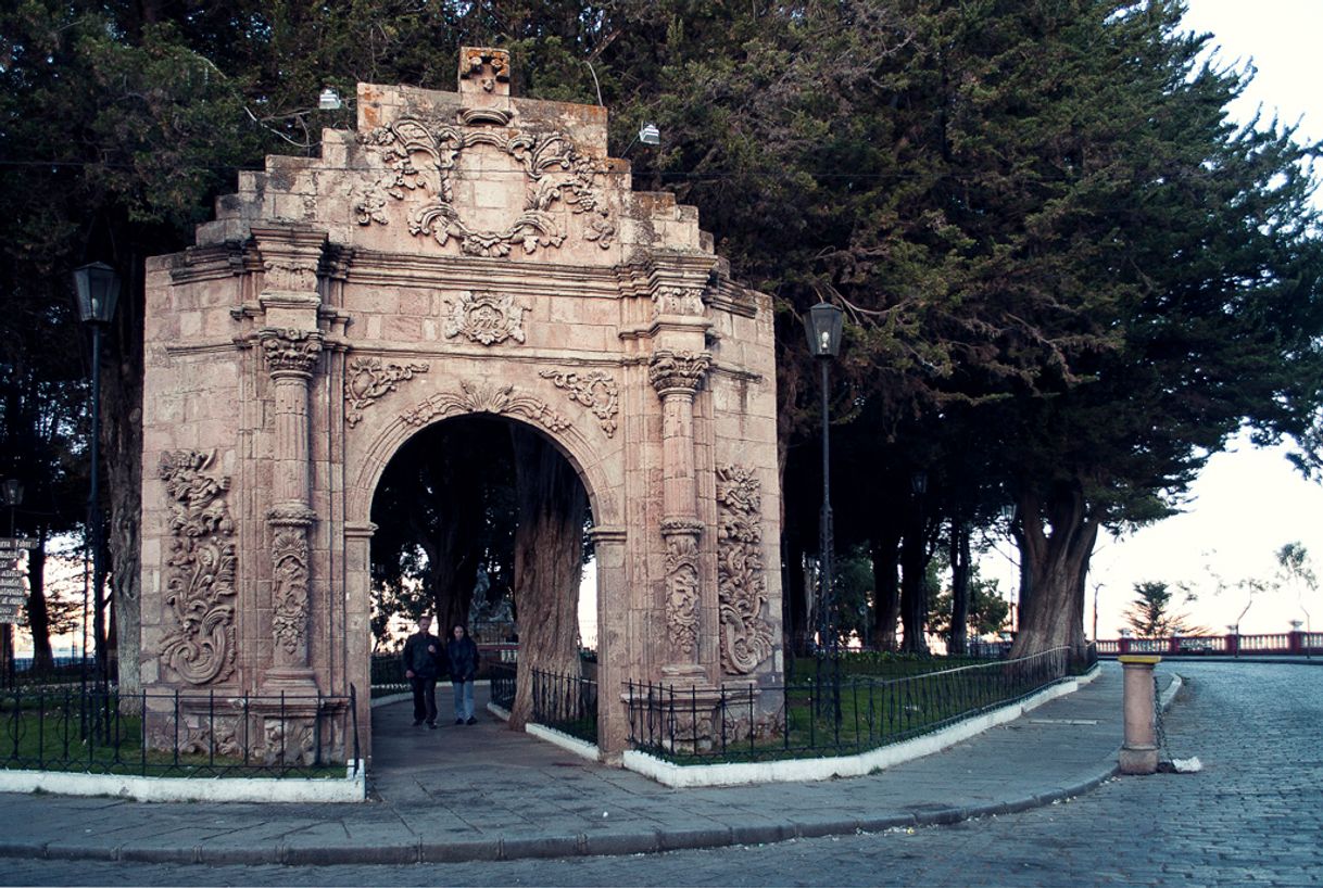 Places Plaza del Monticulo