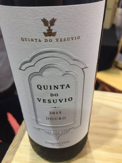 2015 Quinta do Vesuvio red