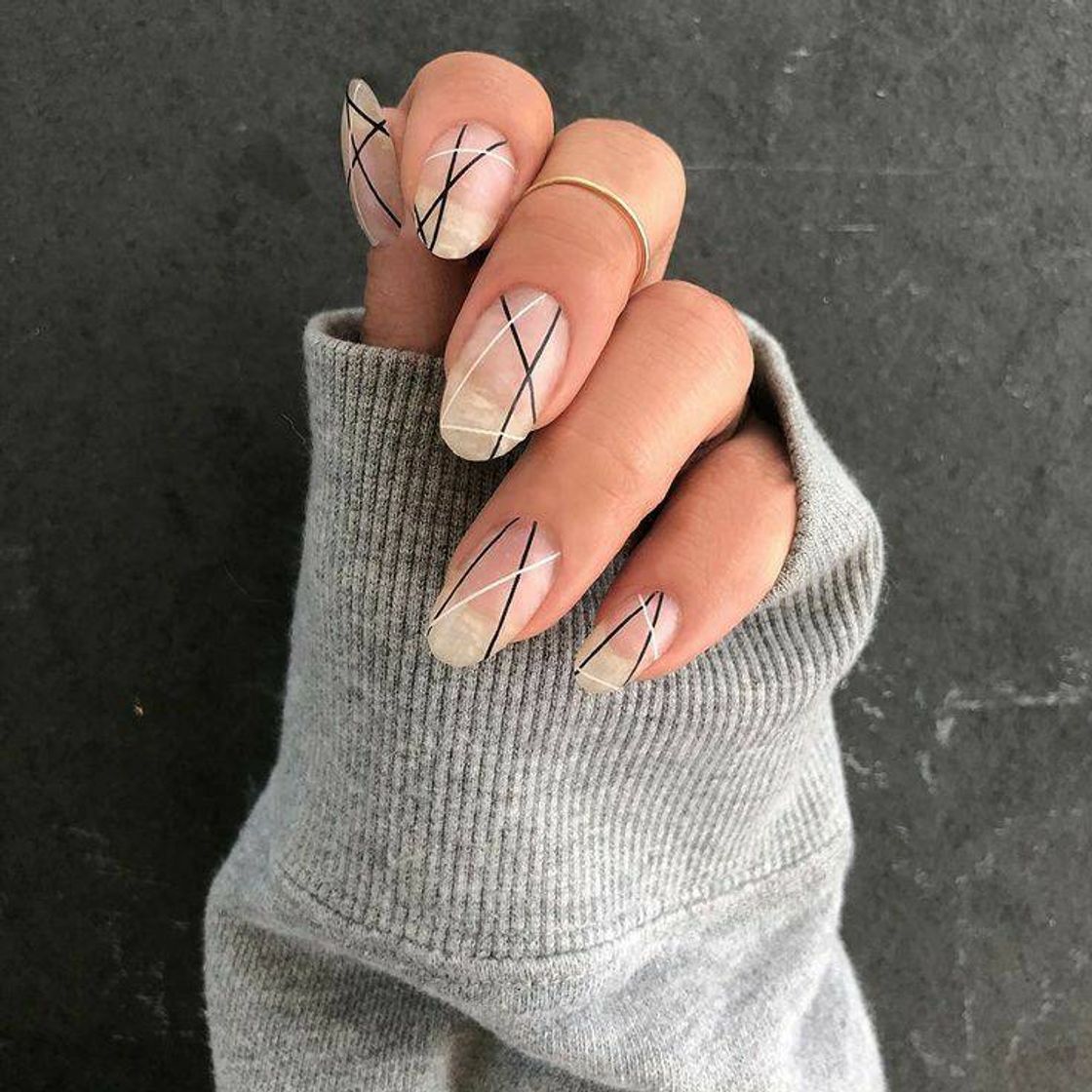 Moda Nails