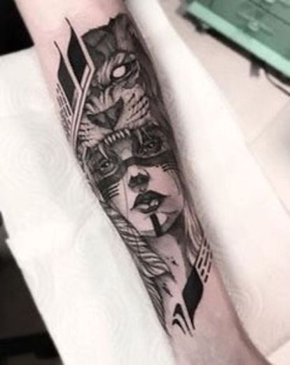 Estilo “Blackwork” tatuagens 