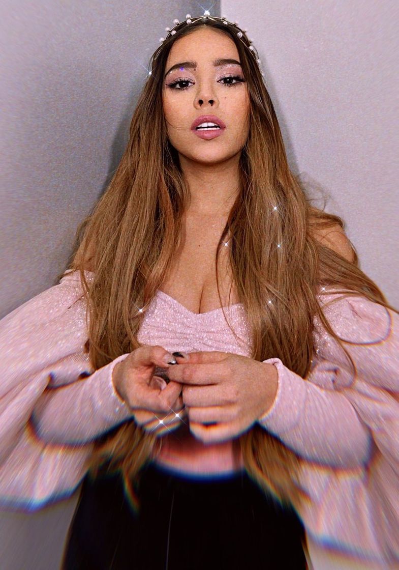 DANNA PAOLA