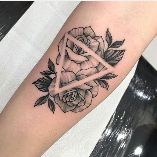 Tatuagem de rosas 