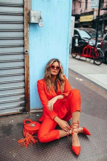 How to rock a red suit for women 