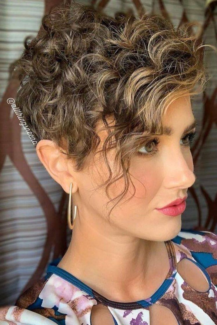 Moda Penteado feminino.