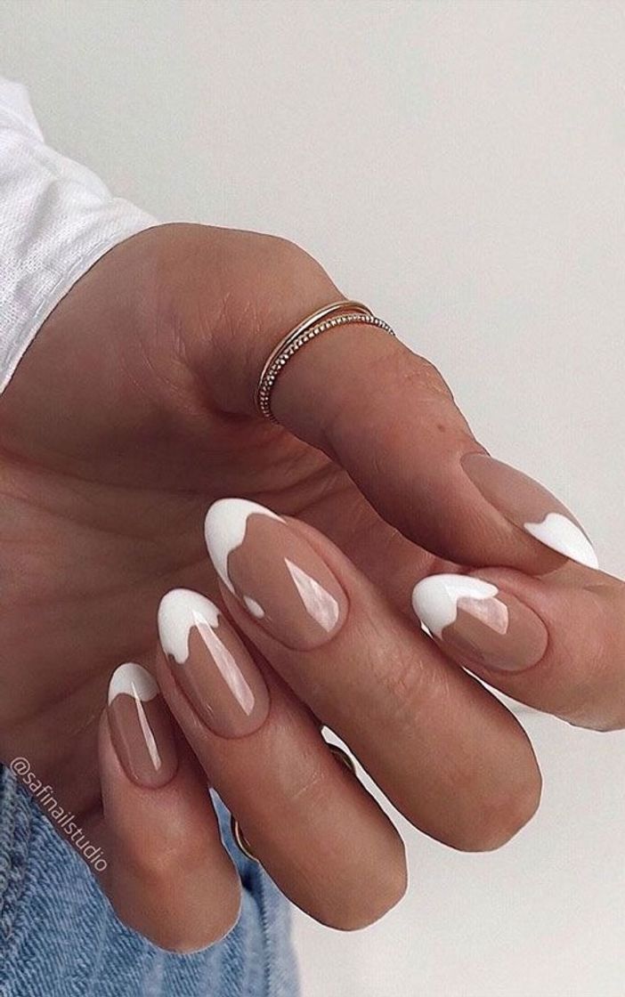 Moda nails white