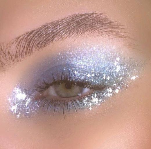 Maquiagem com glitter✨