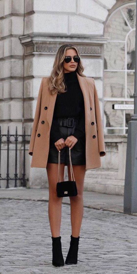 Social Look Estiloso Com Sobretudo

