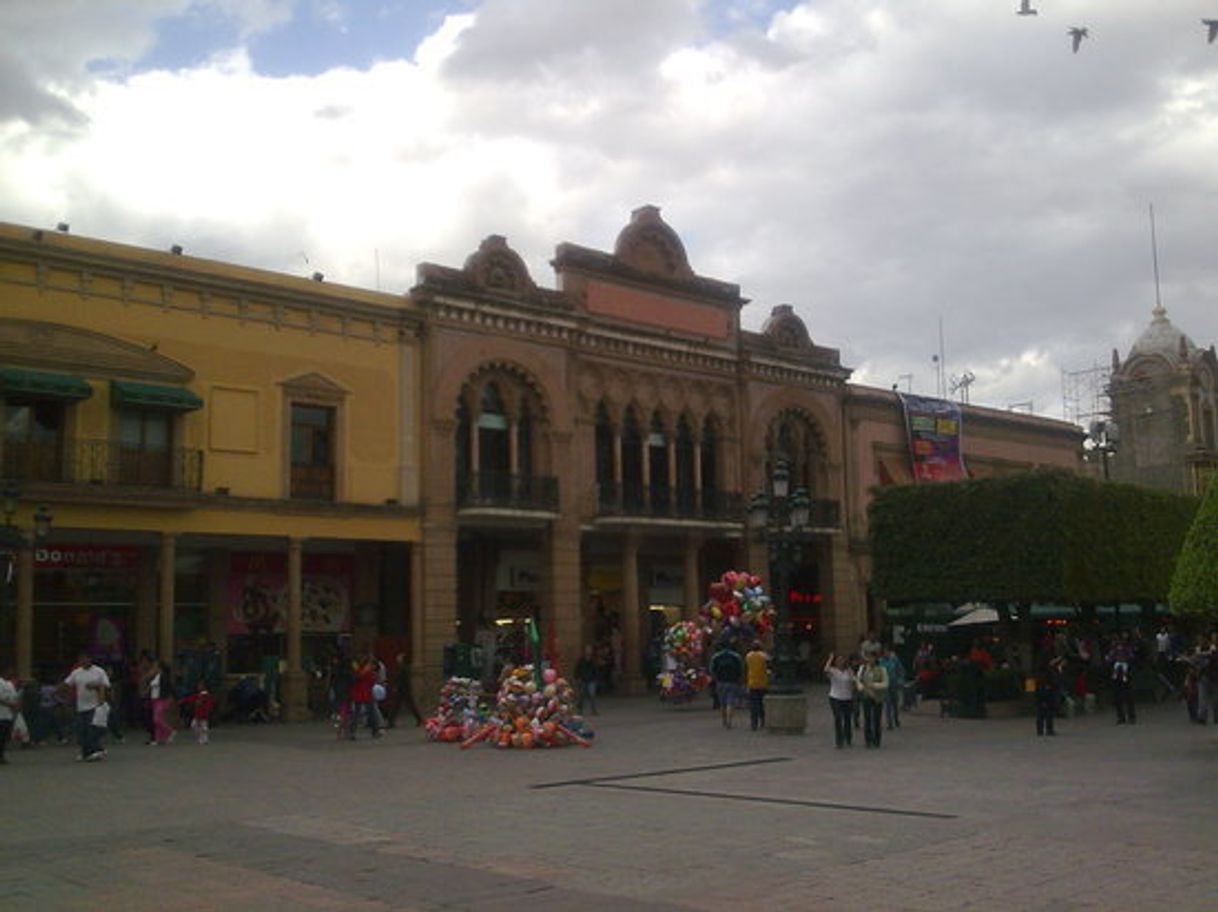 Lugares Plaza Fundadores