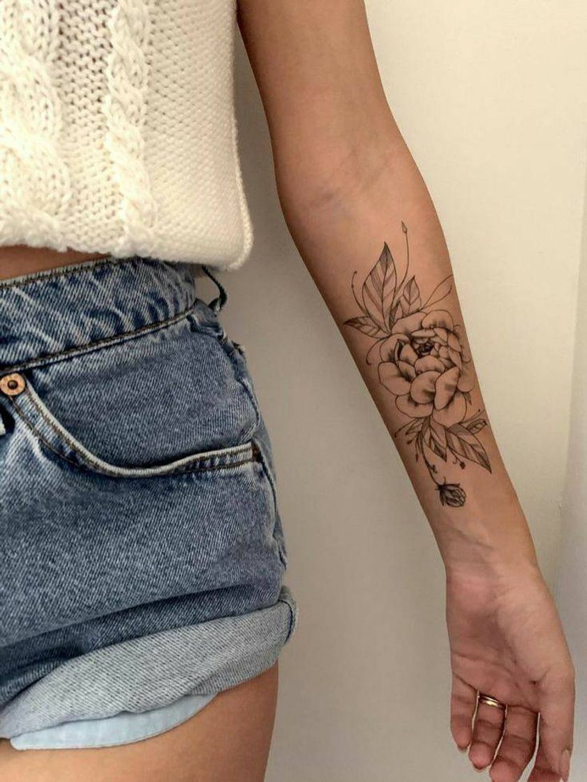 Fashion Tatuagem com flor 