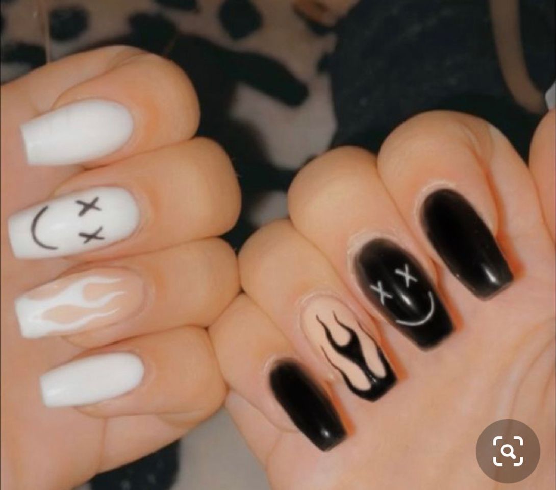 Fashion white and black acrylic nails