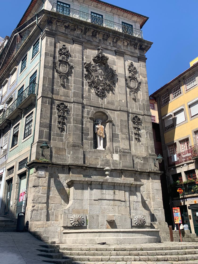 Place Praça da Ribeira