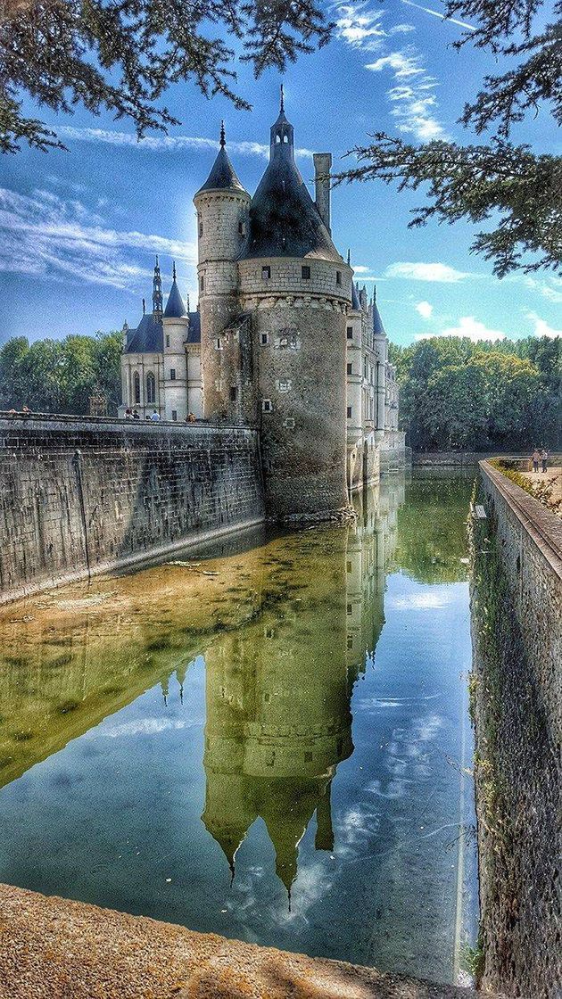 Fashion Loire Valley in France 🏞️