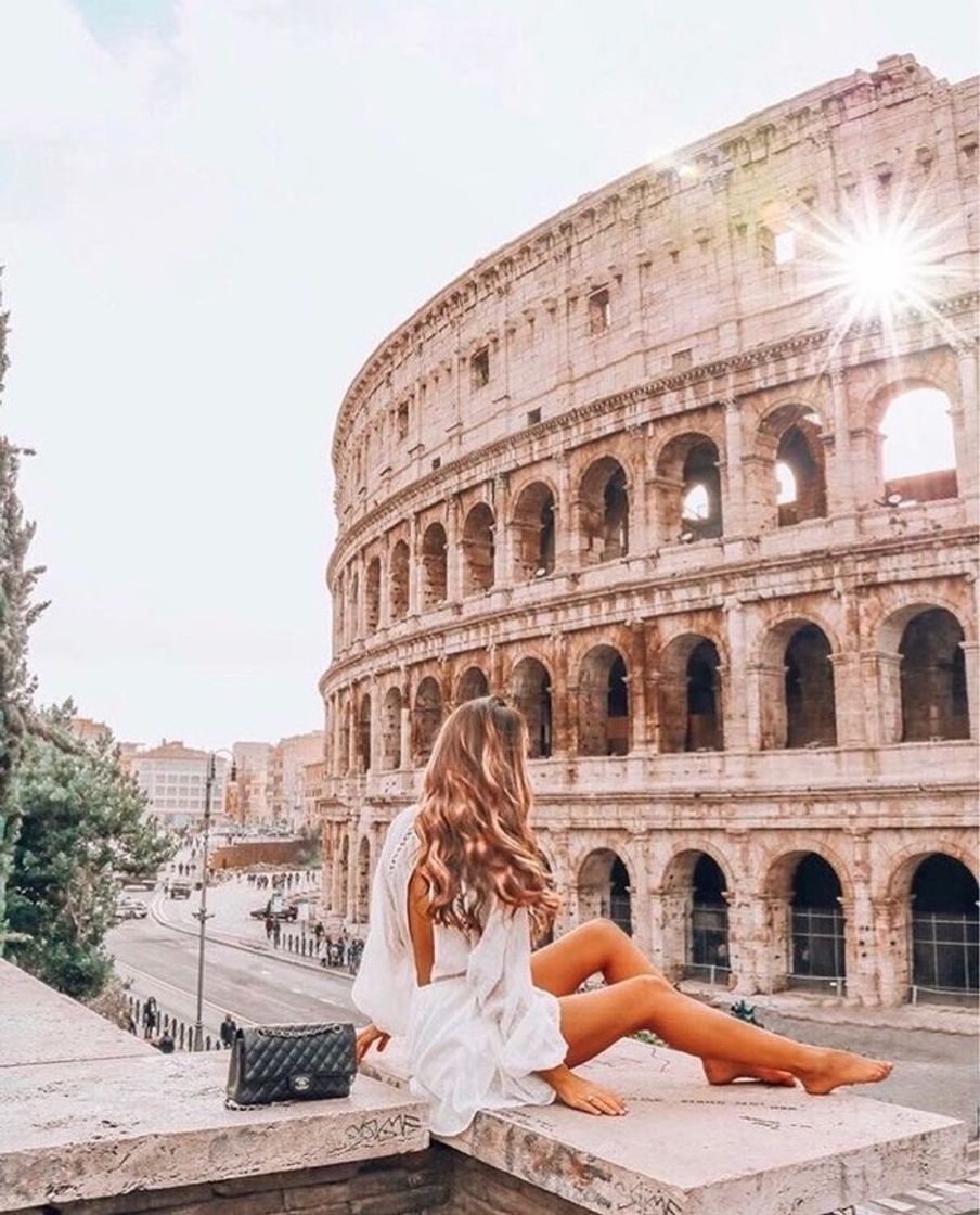 Lugar Coliseo de Roma