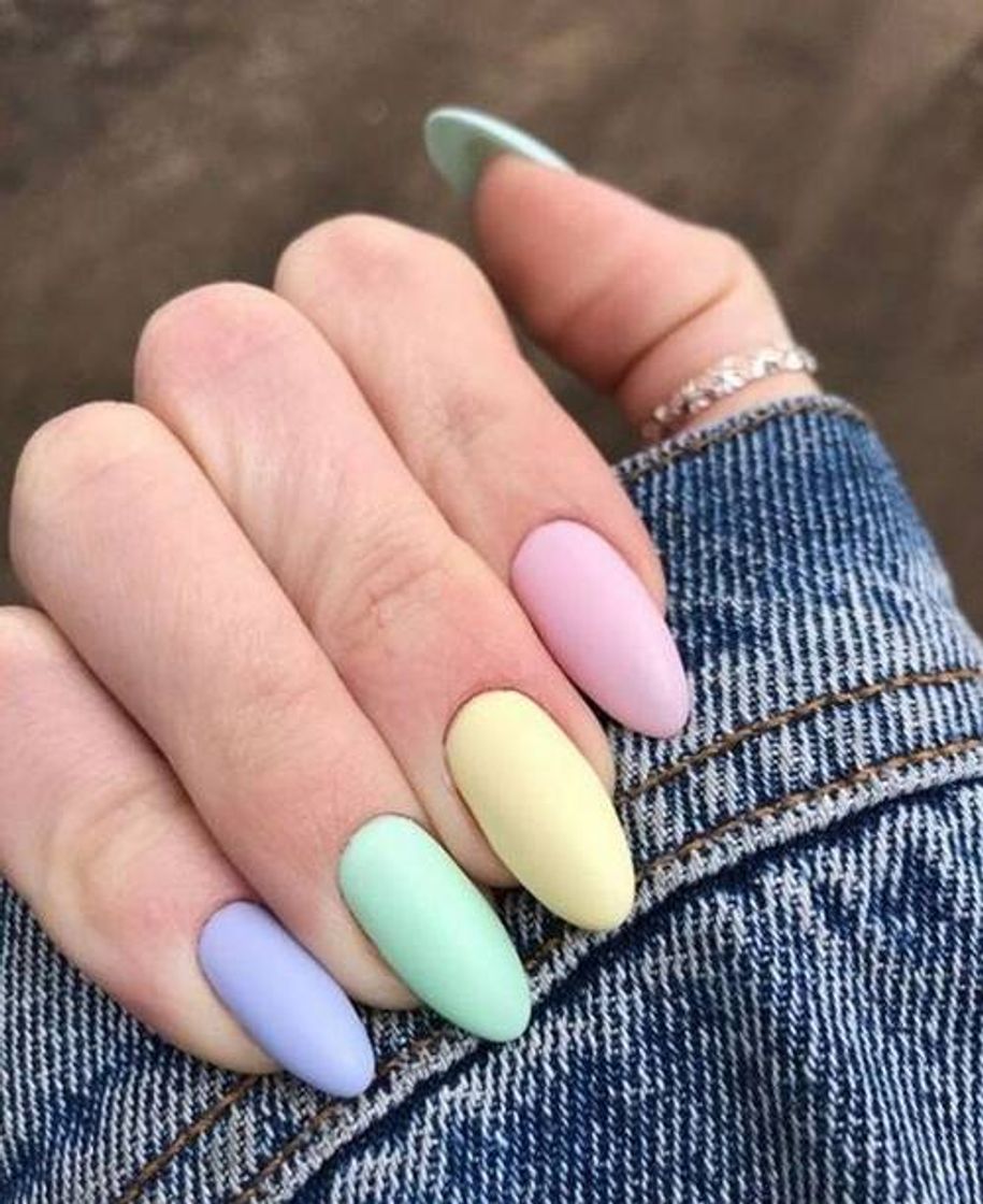 Fashion Unhas em tons pastel 