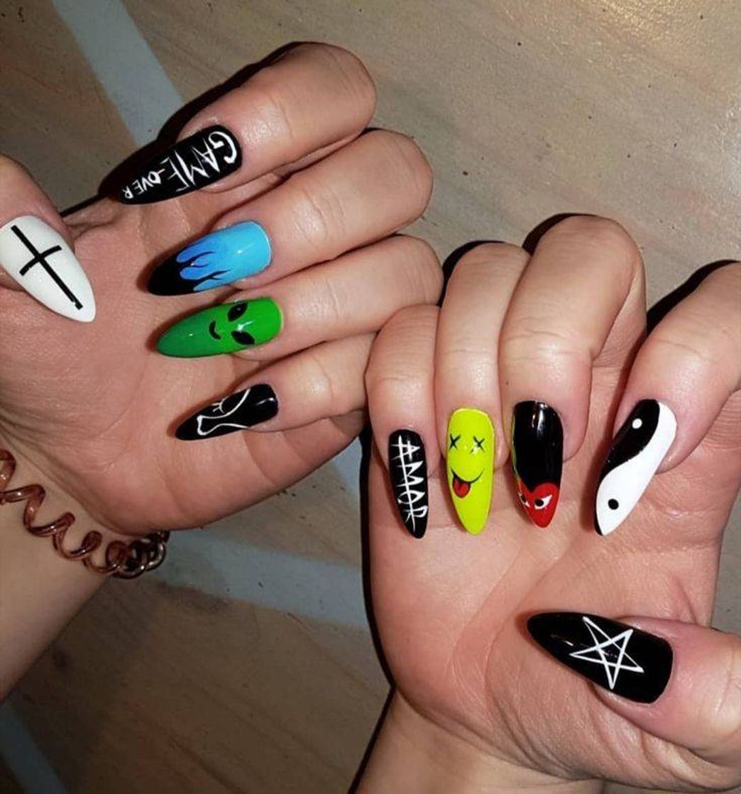 Moda 🕸️Nail grunge🕸️