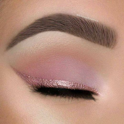 Maquiagem sombra rosa com delineado 💖
