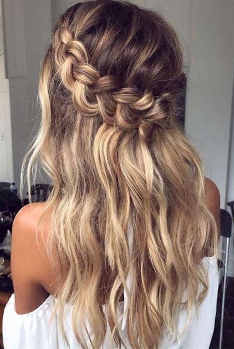Social Penteado em cabelo liso