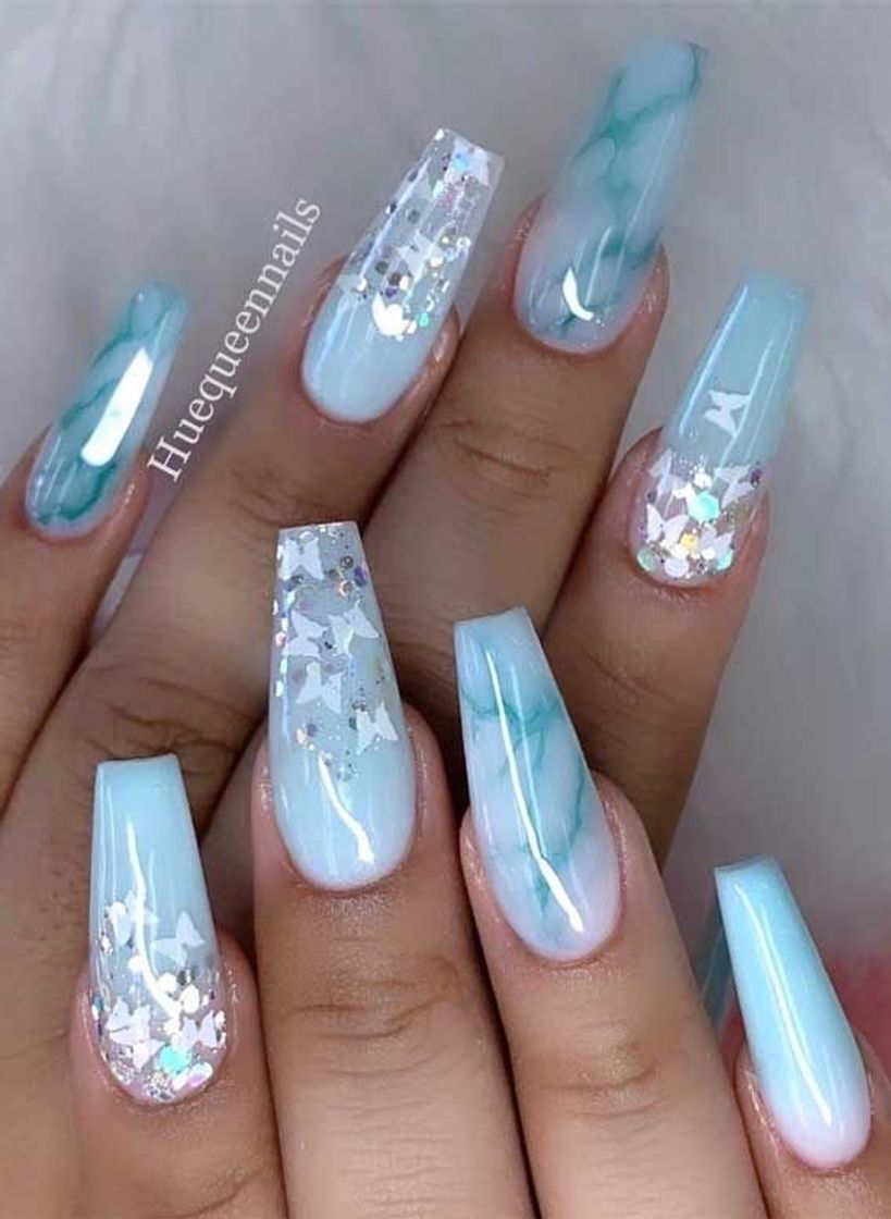 Moda Light blue nails