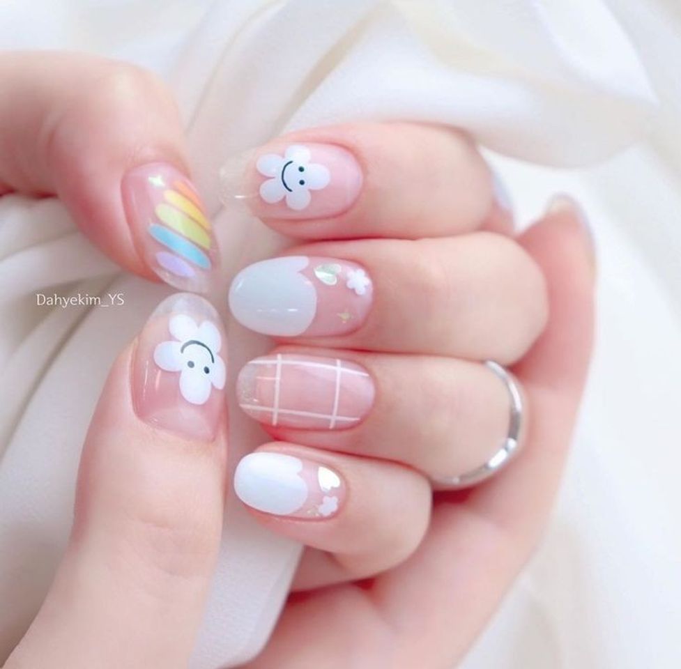 Moda Ideias de unhas ☁️🌈 