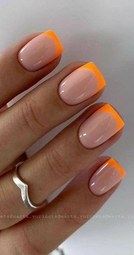 Unhas francesinha