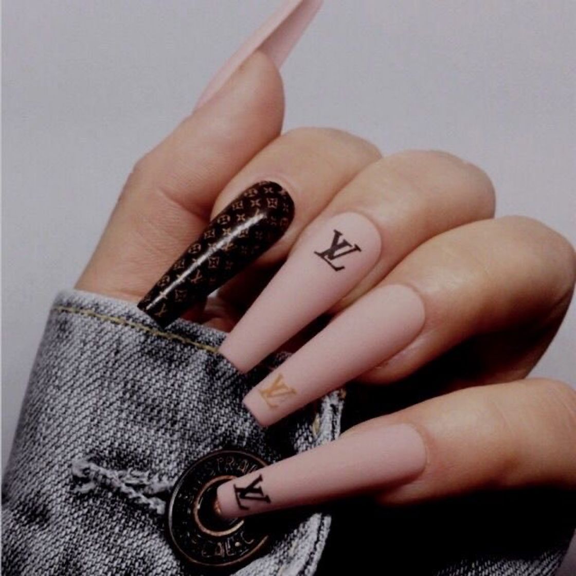 Fashion Lv nail