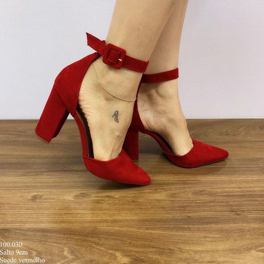 red shoe