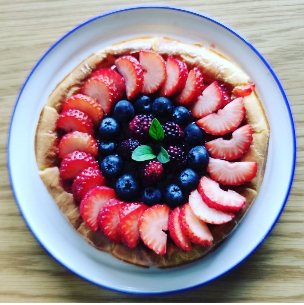 Fashion Tarta cremosa con frutos rojos y arándanos 🍓🫐🍇🍰